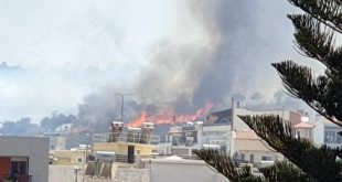 Φωτιά καίει κοντά σε σπίτια στο Ρέθυμνο