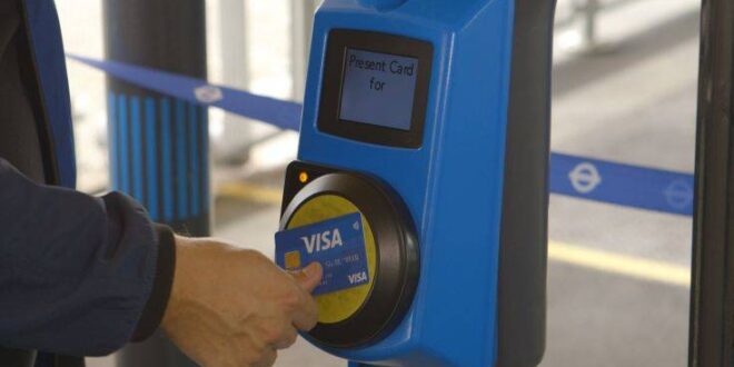Ανέπαφες συναλλαγές και ψηφιακά πορτοφόλια βελτιώνουν τη ζωή των επιβατών των ΜΜΜ