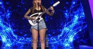 The Voice: Η τραγουδίστρια με το «καυτό» τζιν σορτς και το ηλεκτρικό λαούτο που εντυπωσίασε τους κριτές