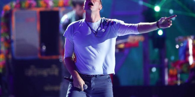 Ο τραγουδιστής των Coldplay θα ψηφίσει Φιλελεύθερους Δημοκράτες
