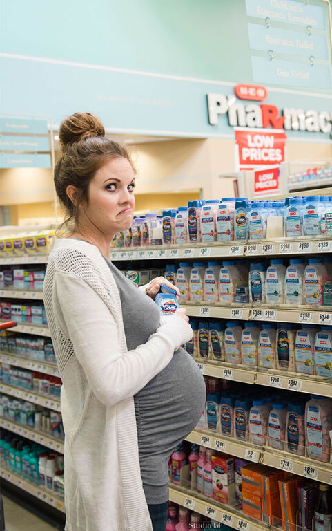 Μαμά φωτογραφήθηκε έγκυος δείχνοντας πώς είναι να έχεις λιγούρες (pics)