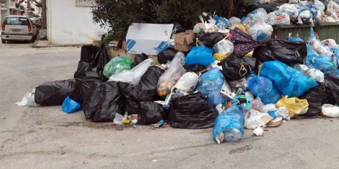 Γεμίζουν με σκουπίδια οι κάδοι στη Ζάκυνθο