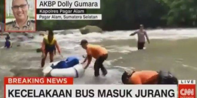 Ινδονησία: Λεωφορείο έπεσε σε χαράδρα, 24 νεκροί