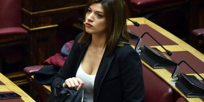 Οι ωραίες στα έδρανα της Βουλής στην ψηφοφορία για την Αικατερίνη Σακελλαροπούλου