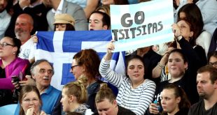 Australian Open: Έλληνες έκαναν την εξέδρα στο ματς του Τσιτσιπά... ποδοσφαιρική