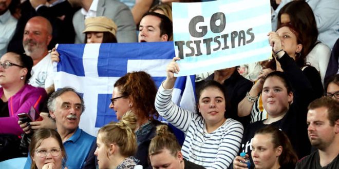 Australian Open: Έλληνες έκαναν την εξέδρα στο ματς του Τσιτσιπά... ποδοσφαιρική