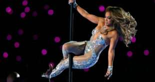 Παραμιλούσαν οι θεατές του Super Bowl με το «καυτό» pole dancing της Τζένιφερ Λόπεζ