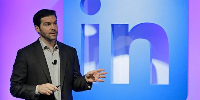 Ο πρώτος υπάλληλος του LinkedIn ετοιμάζεται να γίνει… γενικός διευθυντής του