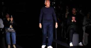 Giorgio Armani: Αντιδράσεις για τη δήλωσή του ότι «οι σχεδιαστές μόδας βιάζουν τις γυναίκες»