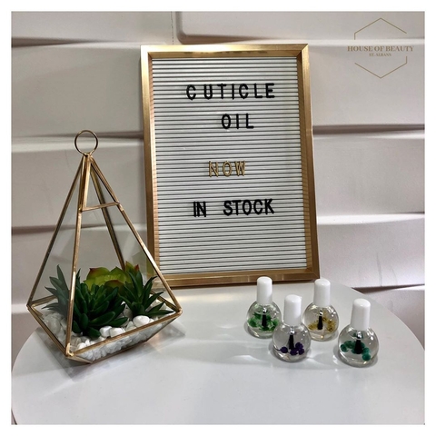 nails cuticle