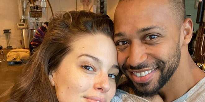 Η στιγμή που η Ashley Graham γεννά τον γιο της