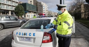 Κορονοϊός: Διαχωριστικό στα περιπολικά ζητούν για την προστασία τους οι αστυνομικοί