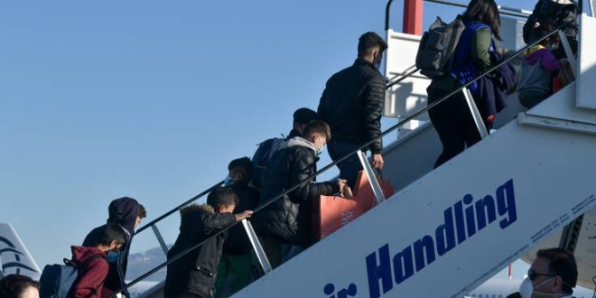 Στη Γαλλία θα μετεγκατασταθούν από την Ελλάδα 400 αιτούντες άσυλο και 350 ασυνόδευτοι ανήλικοι