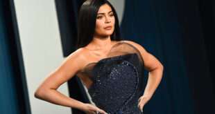 To Forbes εκθέτει την Kylie Jenner και την κατηγορεί για ψευδή οικονομικά στοιχεία