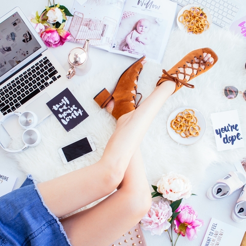 hipster mum 036nQiD9mIY unsplash