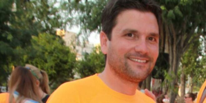 Μπαμπάς θα γίνει σε δυο μήνες ο δημοσιογράφος Ντίνος Σιωμόπουλος