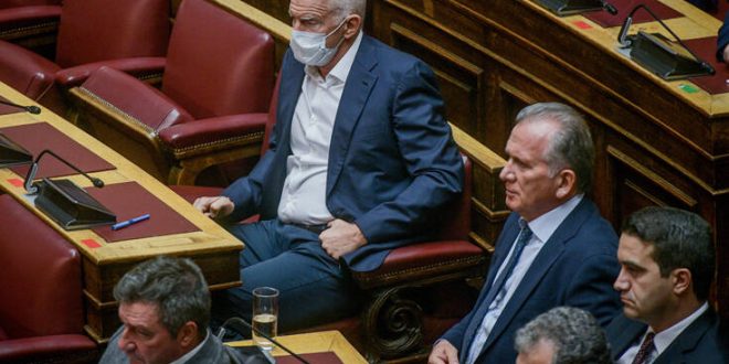 Μόνο ο Γιώργος Παπανδρέου φορούσε μάσκα κατά του κορονοϊού στη Βουλή