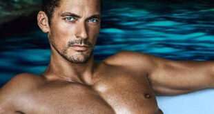 David Gandy: Ο πιο σέξι άνδρας στον κόσμο απολαμβάνει τις διακοπές του στη Σύρο