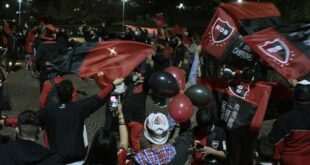 Μέσι: Χαμός στο Ροζάριο με τους οπαδούς της Νιούελς να ζητούν την επιστοφή του