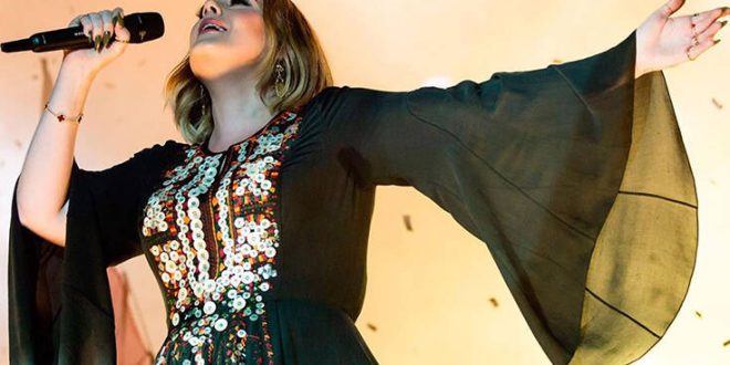 Αγνώριστη η Adele στη νέα της φωτογραφία που ενθουσίασε τους θαυμαστές της