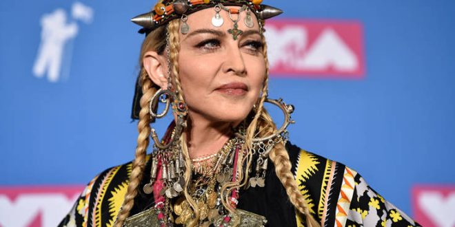 Η Μαντόνα θα σκηνοθετήσει την κινηματογραφική μεταφορά της βιογραφίας της