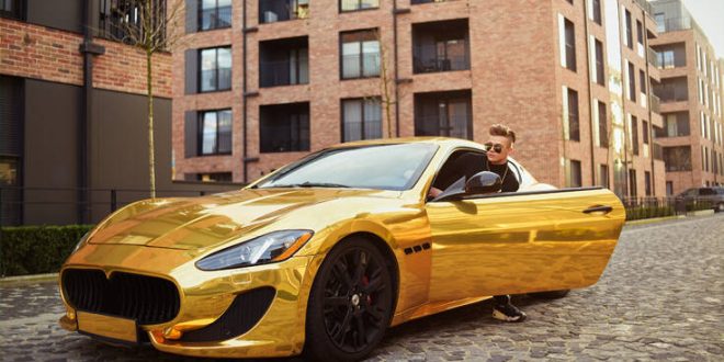 Πλουσιόπαιδα του Instagram: Ο φοιτητής πίσω από τον λογαριασμό με τους 374.000 followers και η «χρυσή» ιδέα του