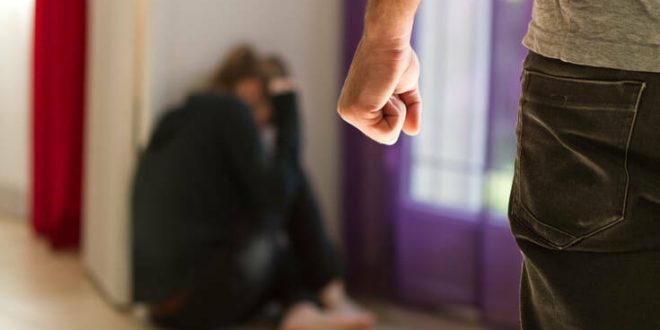 Έρευνα για την ενδοοικογενειακή βία με ένα κλικ: Έκκληση για συμμετοχή γυναικών άνω των 16 ετών