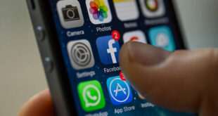 Το Facebook ρίχνεται στη λυσσαλέα μάχη της Microsoft με την Apple