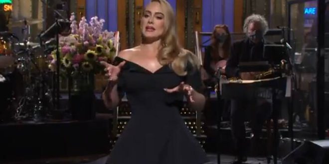 «Μισή» εμφανίστηκε η Αντέλ στο Saturday Night Live» μετά από 12 χρόνια