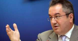 Μόσιαλος: Ο ρόλος της υγρασίας για την εξάπλωση του κορονοϊού σε κλειστούς χώρους - Ο μεγαλύτερος ο κίνδυνος σε ένα δείπνο