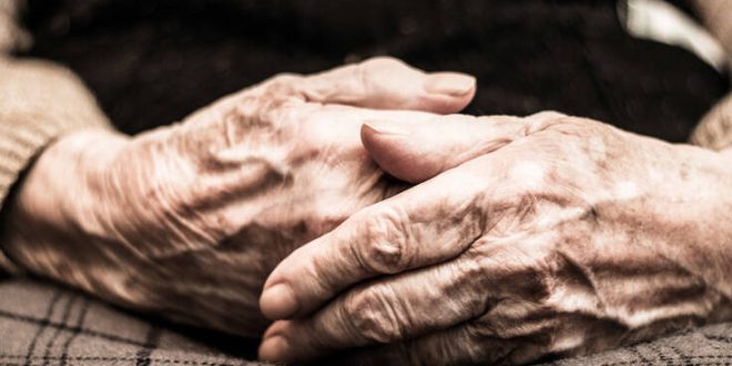 Διπλάσιος ο κίνδυνος να πεθάνουν από κορονοϊό οι ηλικιωμένοι με ψυχικές διαταραχές