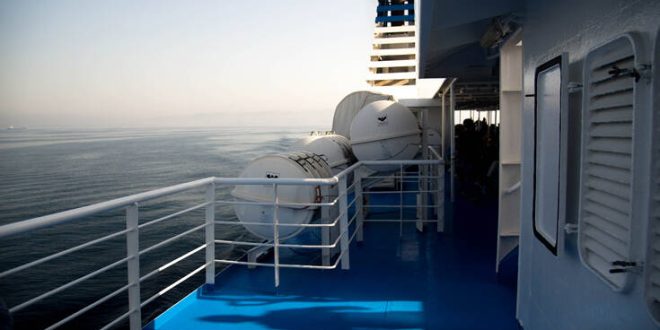 Διευκρινήσεις για τους επιβάτες των πλοίων: Πώς θα γίνονται οι μετακινήσεις τους κατά τις «απαγορευμένες ώρες»