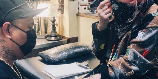 Μαντόνα: Η ντίβα της ποπ έκανε το πρώτο της τατουάζ στα 62 της