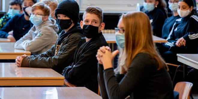 Η πρόταση επιστημόνων για ανοιχτά σχολεία: Μάσκες προσώπου με αποστειρωμένο αέρα για τους μαθητές