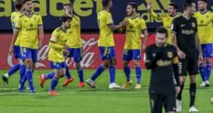 La Liga: Η Μπαρτσελόνα έχασε από την Κάντιθ και έμεινε στο -12