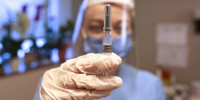 Μεγάλη Βρετανία: Η έγκριση του εμβολίου της Οξφόρδης θα επιταχύνει τη διαδικασία