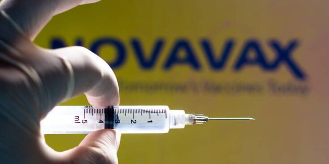Εμβόλιο Novavax: Η ΕΕ ολοκληρώνει τις προκαταρκτικές συνομιλίες για την αγορά έως 200 εκατ. δόσεων