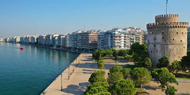 «Καμπανάκι» ΑΠΘ για τις γιορτές: Δραματική αύξηση κρουσμάτων αν δεν τηρηθούν τα μέτρα