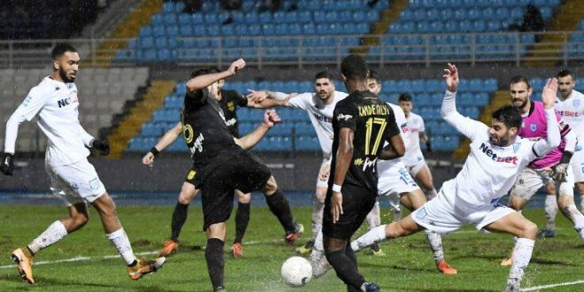 Super League 1: Κόλλησαν στη βροχή ΠΑΣ Γιάννινα και Άρης - Στο μηδέν (0-0) έμειναν οι δύο ομάδες