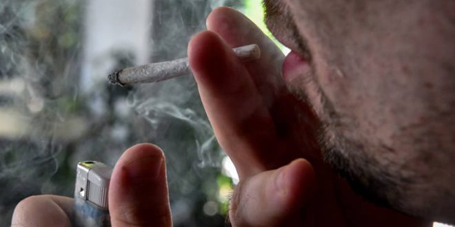 Κάπνισμα και covid-19: Πώς και πόσο αυξάνεται ο κίνδυνος για βαριά νόσο