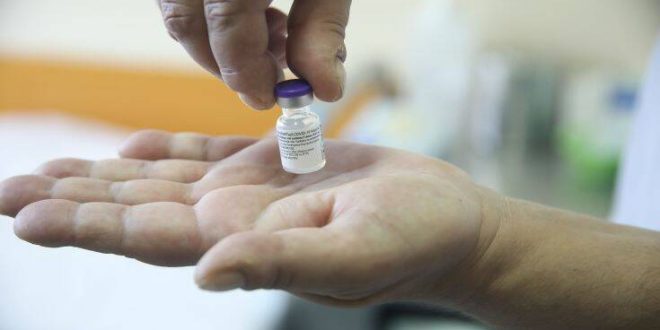 Προειδοποίηση από τις φαρμακοβιομηχανίες για τον εμβολιασμό κατά του κορονοϊού: Πρέπει να γίνει με βάση την επιστήμη