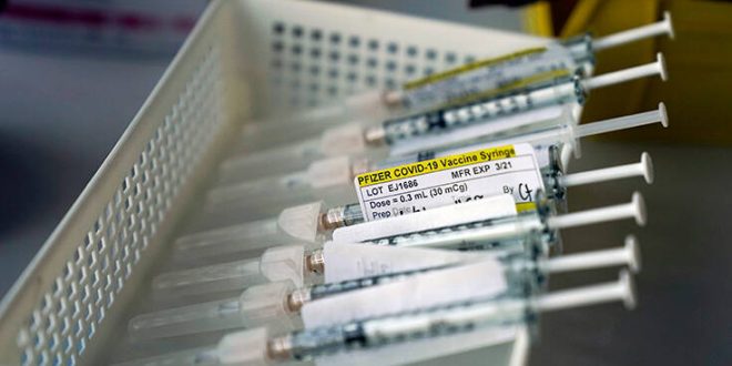 Εμβόλιο Pfizer: Τι πρέπει να αλλάξει ώστε να γίνει πραγματικότητα η αύξηση από 5 σε 6 δόσεις ανά φιαλίδιο