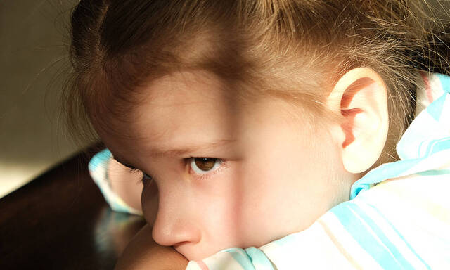 distixismeno paidi