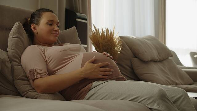 xeirotera sxolia poy akoune mamades stin egkimosini 3