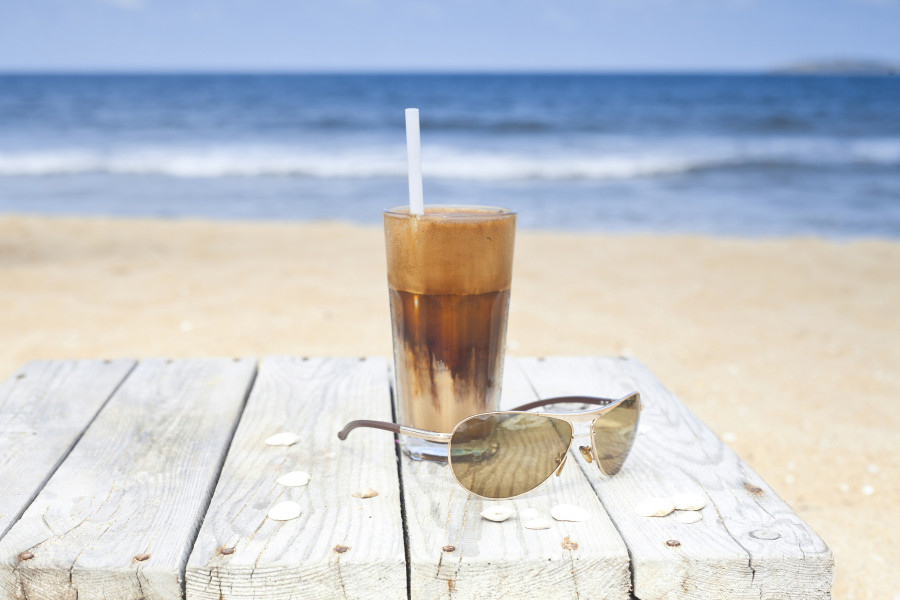 Summer-coffee-beach